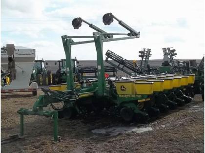 2003 JOHN DEERE 1770 2