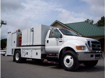 2004 FORD F750 FUEL TRUCK