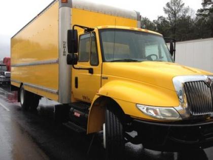2008 INTERNATIONAL DURASTAR BOX TRUCK