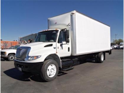 2009 INTERNATIONAL DURASTAR 4400 BOX TRUCK