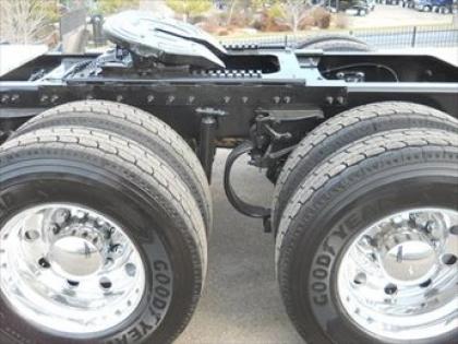 2011 PETERBILT 386 6