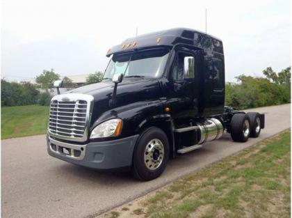 2013 FREIGHTLINER CA12564SLP  CASCADIA  2