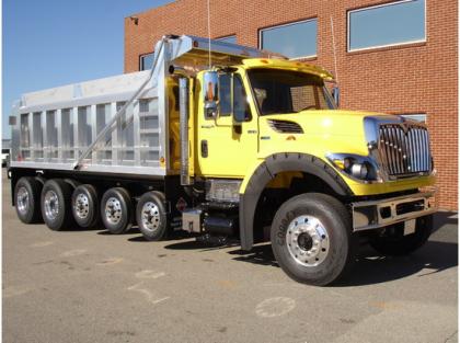 2013 INTERNATIONAL 7600 DUMP TRUCK
