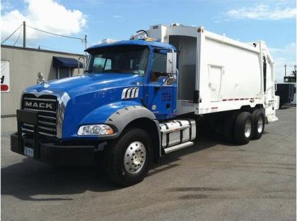 2012 MACK GRANITE GU813 GARBAGE TRUCK