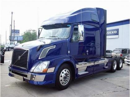 2013 VOLVO VNL64T670 TRUCK